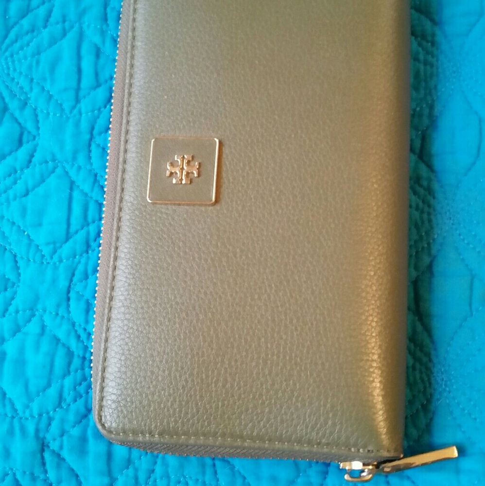 Tory Burch accordion wallet